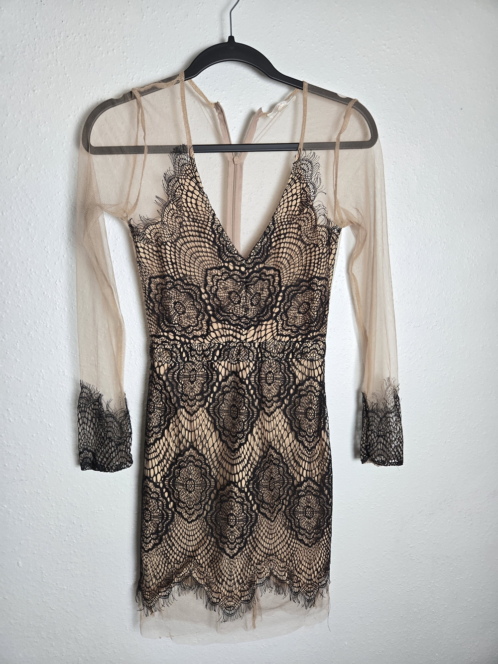 Sheer Lace Overlay V-Neck Cocktail Dress - Nude/Black